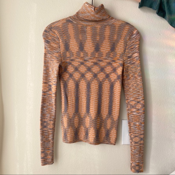 Urban Outfitters Turtle Neck - Picture 4 of 4